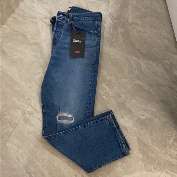 🔥🔥🔥NWT LEVI’S WEDGIE FIT STRAIGHT JEANS - Picture 10 of 12